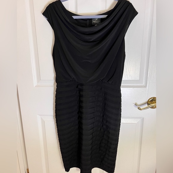 Adrianna Papell Women’s Black Short Sleeve Dress. Size 8 - Picture 2 of 4